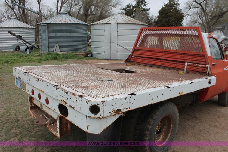 image for item H3696 1981 Chevrolet Scottsdale C30 flat bed truck
