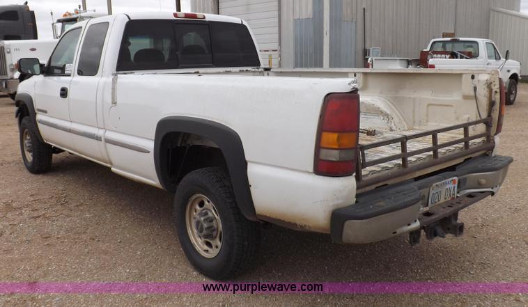 image for item H7198 2001 GMC Sierra 2500HD Extended Cab pickup truck