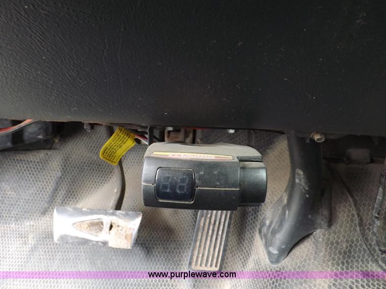 image for item H7198 2001 GMC Sierra 2500HD Extended Cab pickup truck