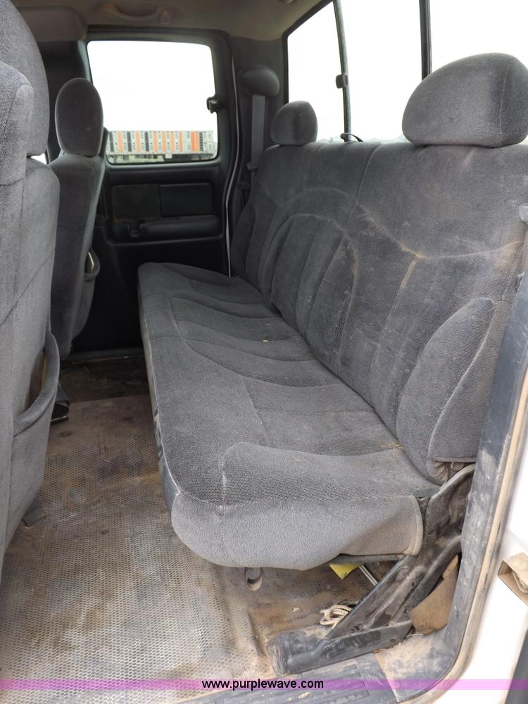 image for item H7198 2001 GMC Sierra 2500HD Extended Cab pickup truck