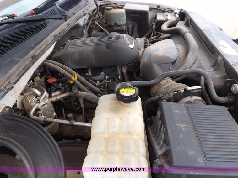 image for item H7198 2001 GMC Sierra 2500HD Extended Cab pickup truck