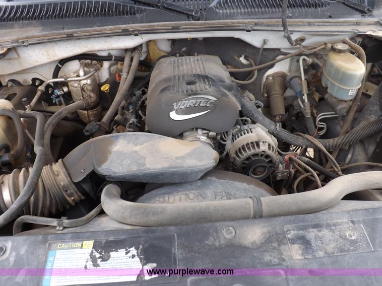 image for item H7198 2001 GMC Sierra 2500HD Extended Cab pickup truck