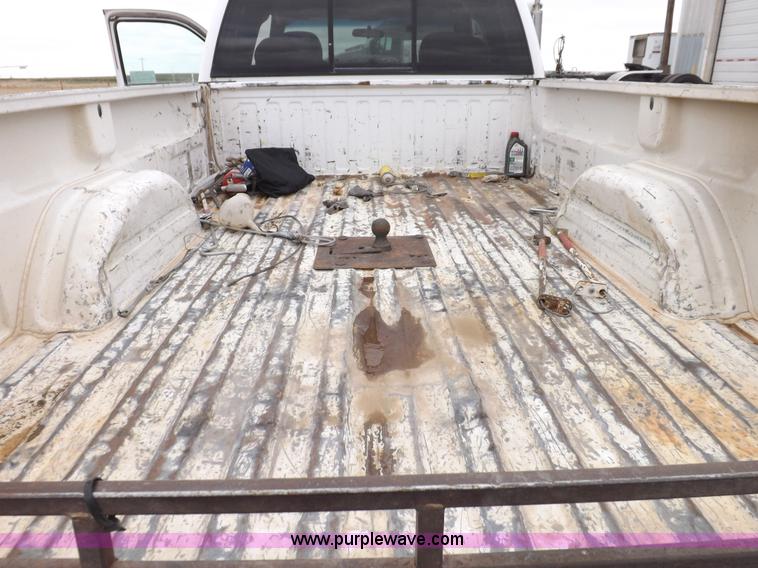 image for item H7198 2001 GMC Sierra 2500HD Extended Cab pickup truck