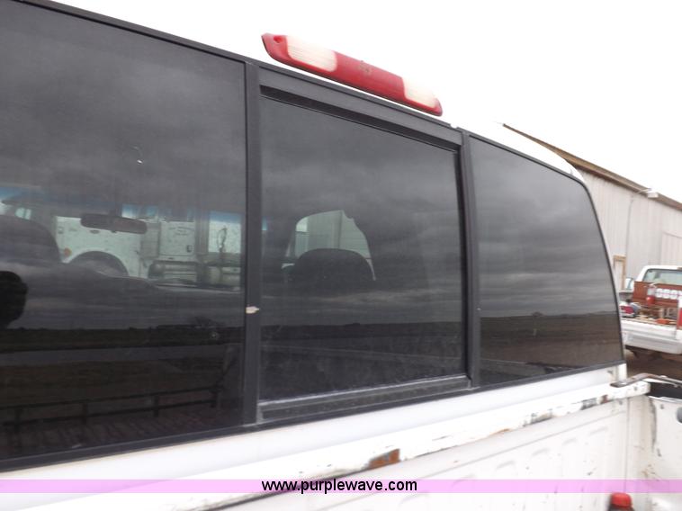 image for item H7198 2001 GMC Sierra 2500HD Extended Cab pickup truck