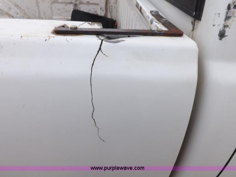 image for item H7198 2001 GMC Sierra 2500HD Extended Cab pickup truck