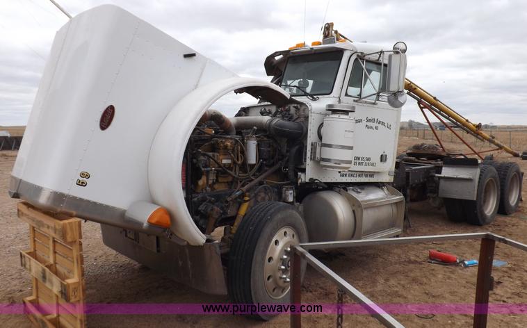 image for item H7200 1993 Peterbilt 379 semi truck