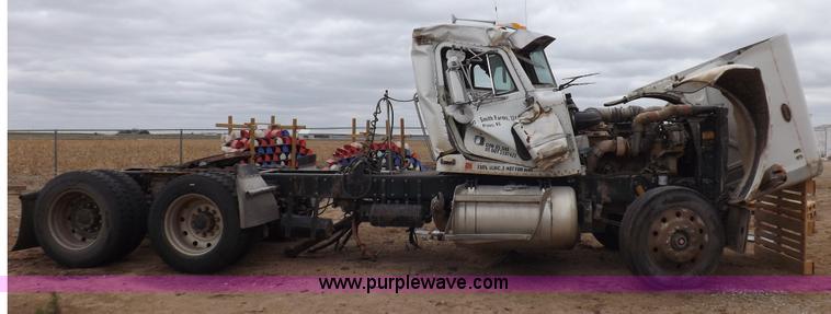 image for item H7200 1993 Peterbilt 379 semi truck