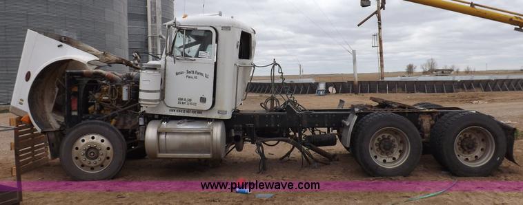 image for item H7200 1993 Peterbilt 379 semi truck