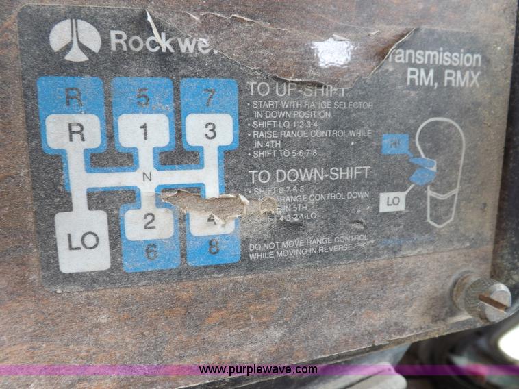 image for item H7200 1993 Peterbilt 379 semi truck