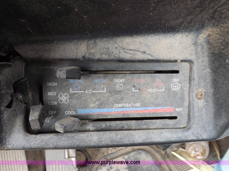 image for item H7200 1993 Peterbilt 379 semi truck