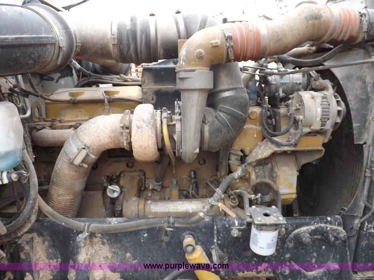 image for item H7200 1993 Peterbilt 379 semi truck