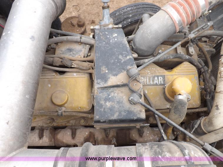 image for item H7200 1993 Peterbilt 379 semi truck