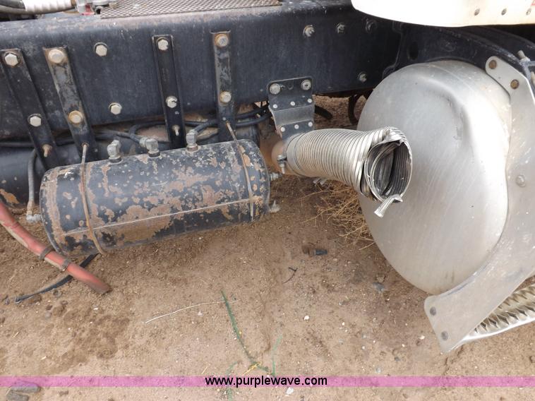 image for item H7200 1993 Peterbilt 379 semi truck