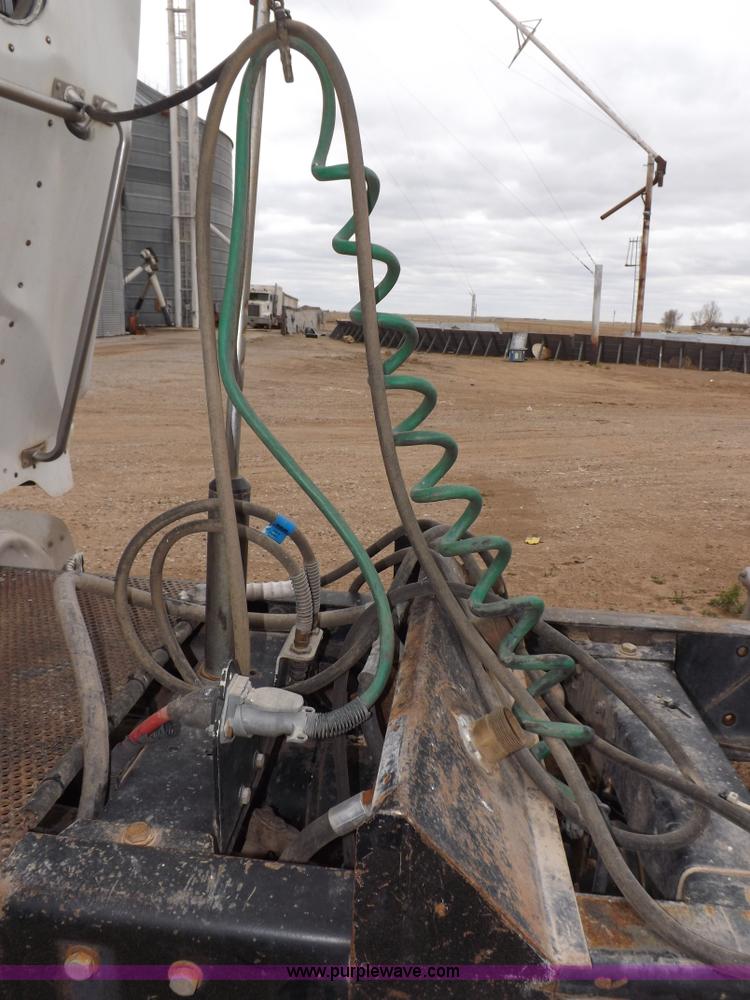 image for item H7200 1993 Peterbilt 379 semi truck