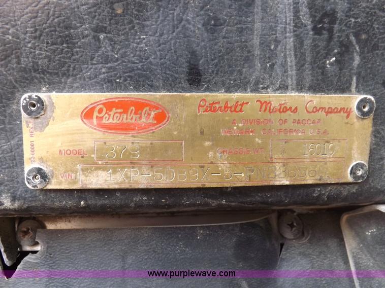 image for item H7200 1993 Peterbilt 379 semi truck