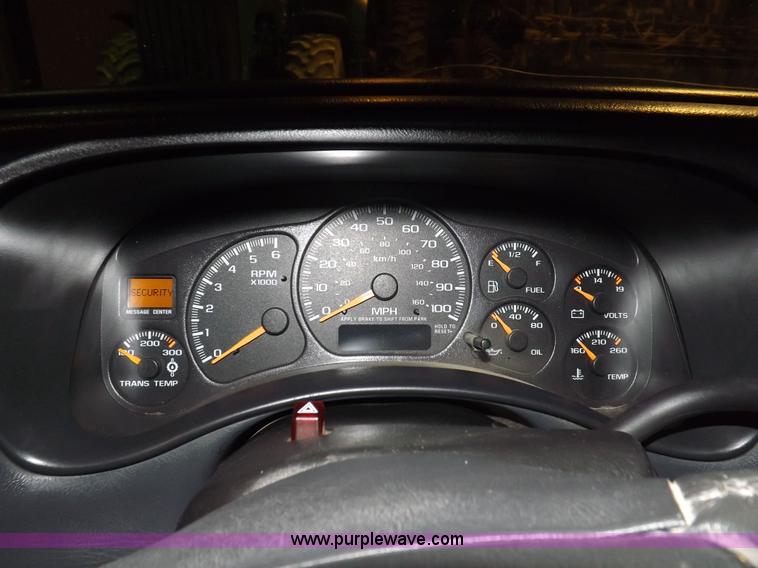 image for item H7201 2002 Chevrolet Silverado 1500HD Crew Cab pickup truck