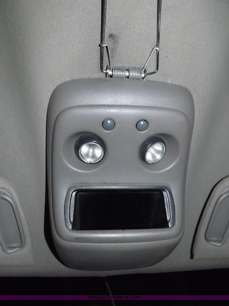 image for item H7201 2002 Chevrolet Silverado 1500HD Crew Cab pickup truck