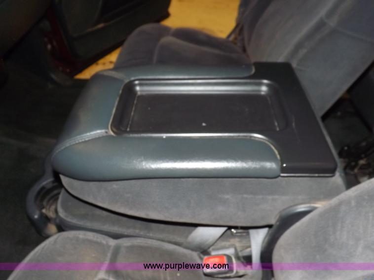 image for item H7201 2002 Chevrolet Silverado 1500HD Crew Cab pickup truck