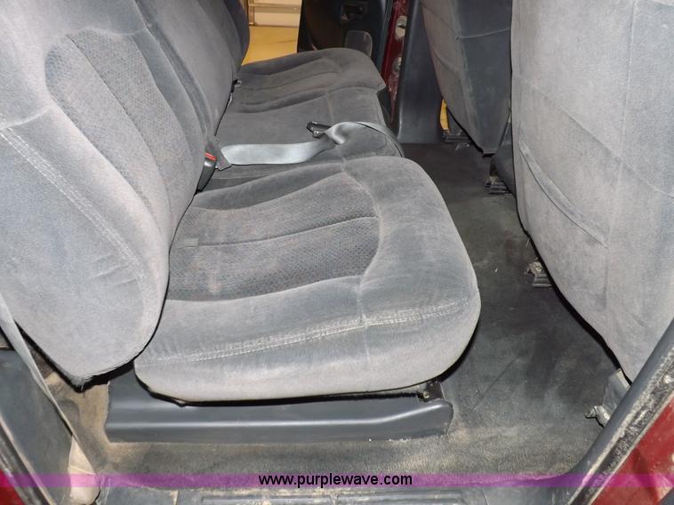 image for item H7201 2002 Chevrolet Silverado 1500HD Crew Cab pickup truck