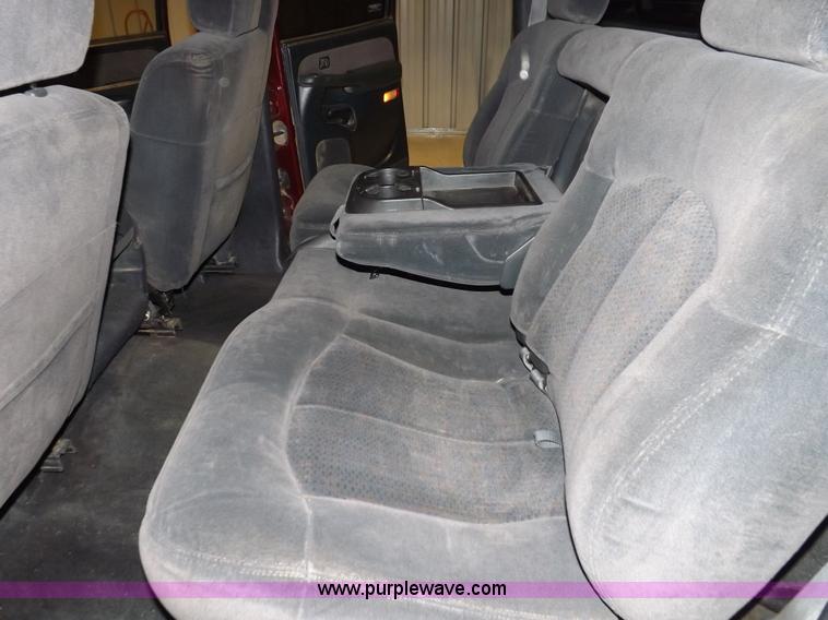 image for item H7201 2002 Chevrolet Silverado 1500HD Crew Cab pickup truck