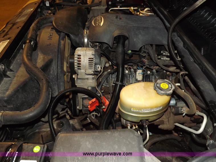 image for item H7201 2002 Chevrolet Silverado 1500HD Crew Cab pickup truck