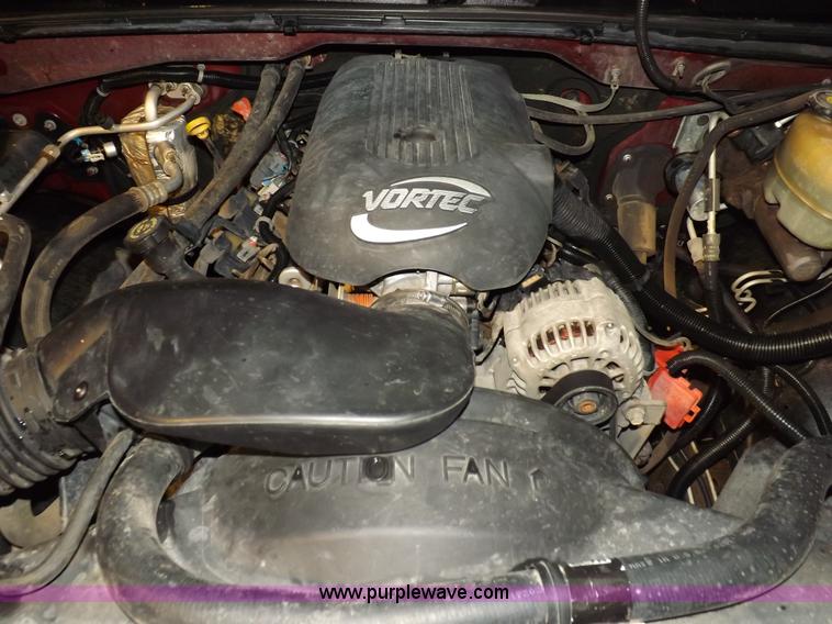 image for item H7201 2002 Chevrolet Silverado 1500HD Crew Cab pickup truck