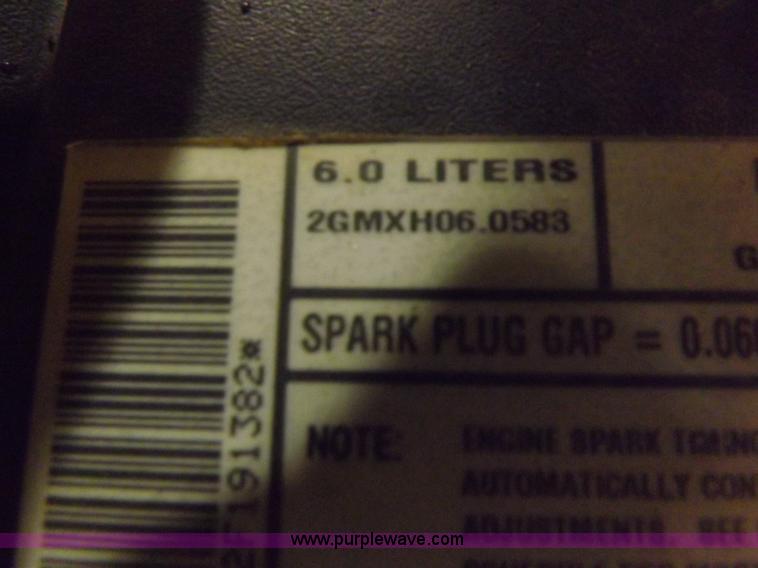 image for item H7201 2002 Chevrolet Silverado 1500HD Crew Cab pickup truck