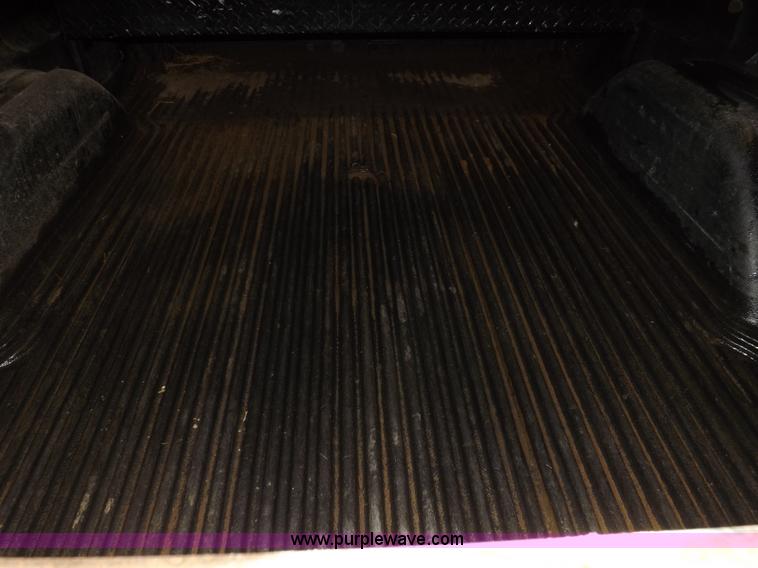 image for item H7201 2002 Chevrolet Silverado 1500HD Crew Cab pickup truck