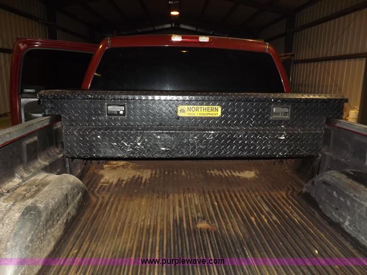 image for item H7201 2002 Chevrolet Silverado 1500HD Crew Cab pickup truck