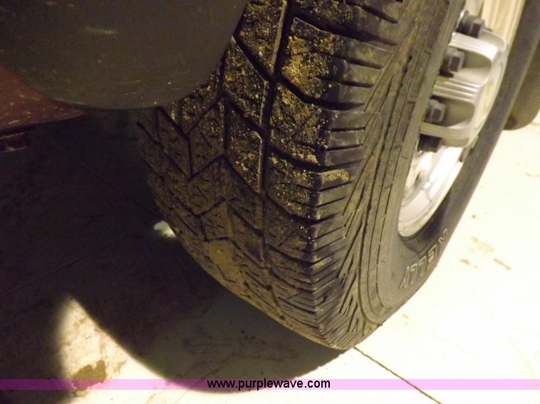 image for item H7201 2002 Chevrolet Silverado 1500HD Crew Cab pickup truck