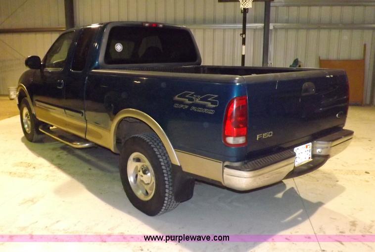image for item H7202 2000 Ford F150 XLT SuperCab pickup truck