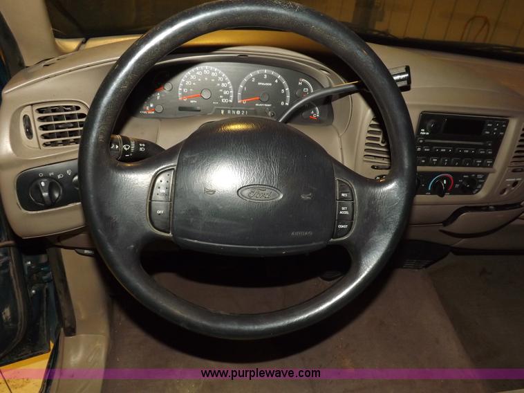 image for item H7202 2000 Ford F150 XLT SuperCab pickup truck