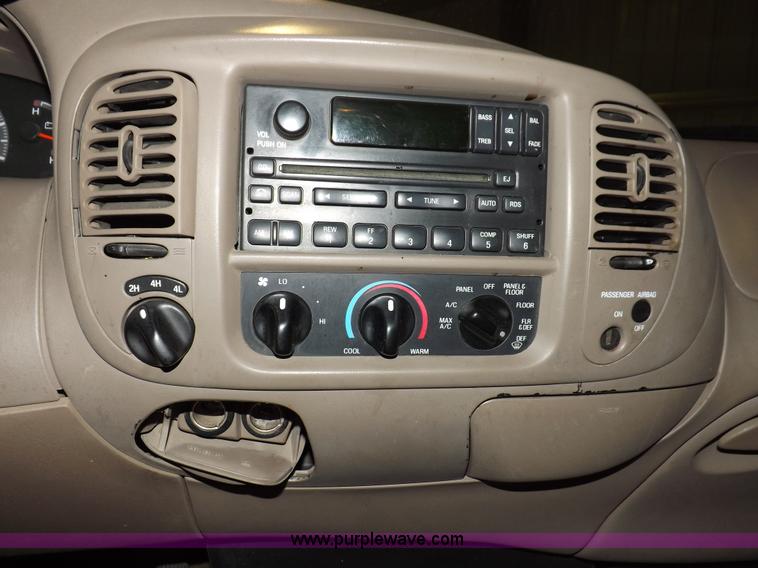 image for item H7202 2000 Ford F150 XLT SuperCab pickup truck