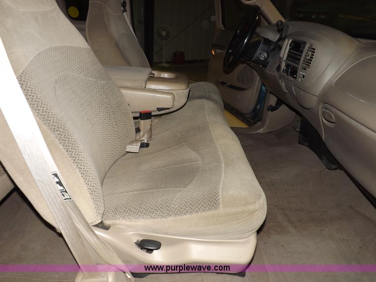 image for item H7202 2000 Ford F150 XLT SuperCab pickup truck