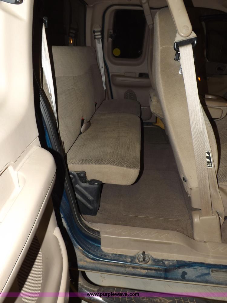 image for item H7202 2000 Ford F150 XLT SuperCab pickup truck