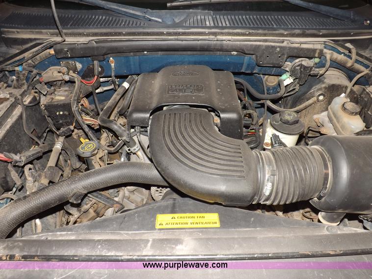 image for item H7202 2000 Ford F150 XLT SuperCab pickup truck