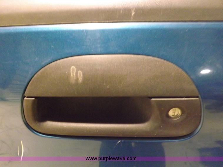 image for item H7202 2000 Ford F150 XLT SuperCab pickup truck