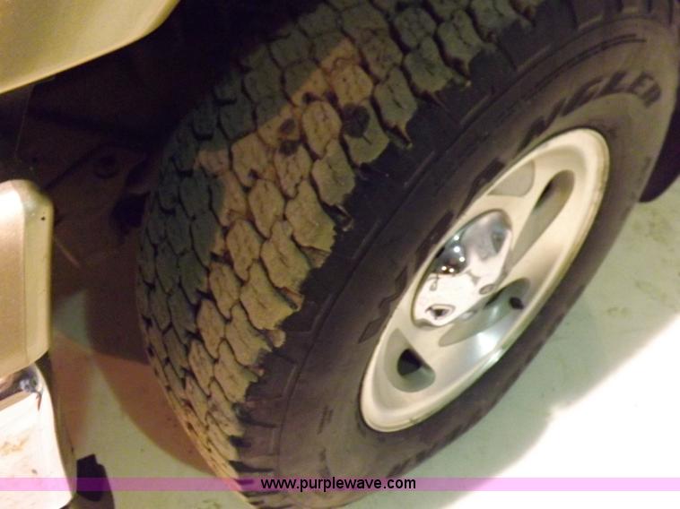 image for item H7202 2000 Ford F150 XLT SuperCab pickup truck