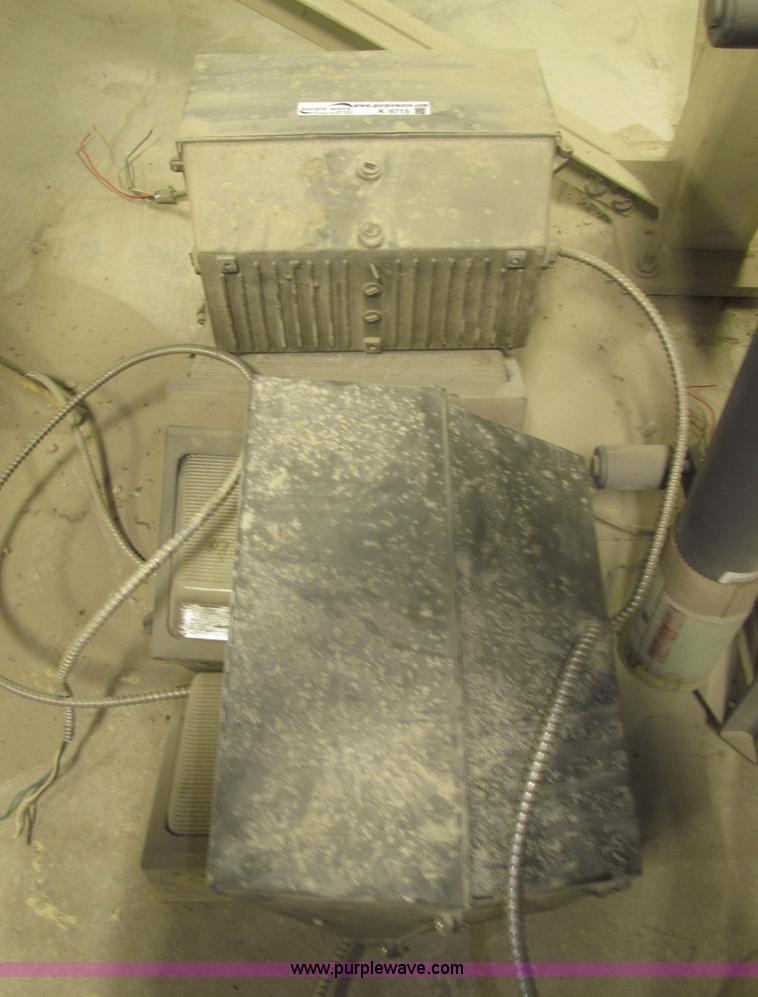 image for item K9715 (6) wall mount rectangular lights