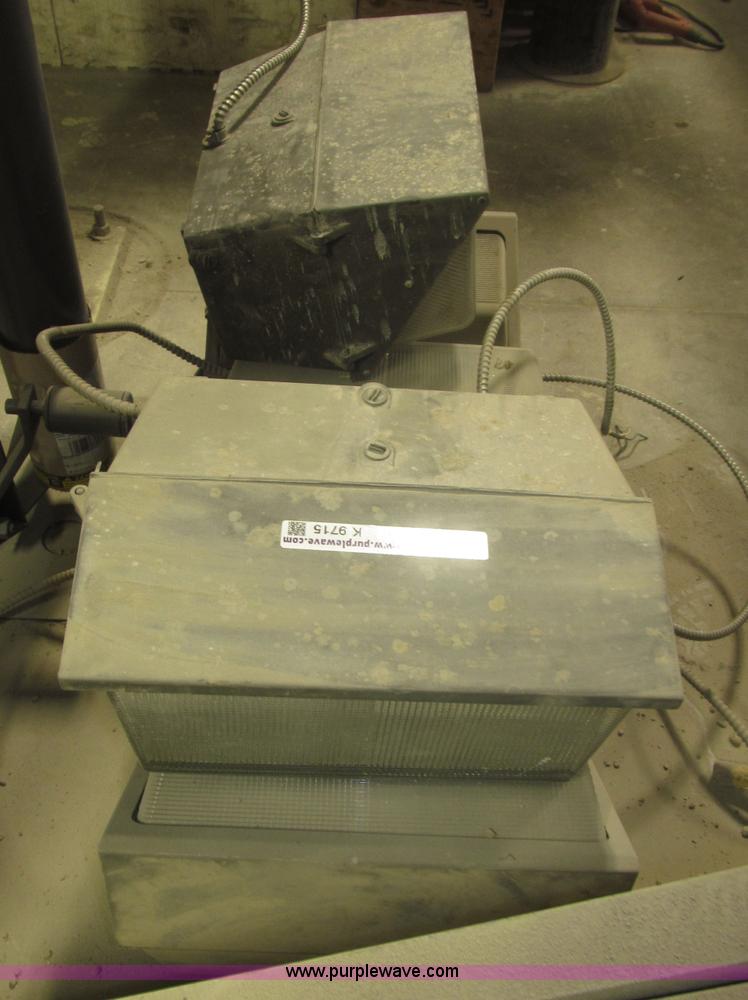 image for item K9715 (6) wall mount rectangular lights