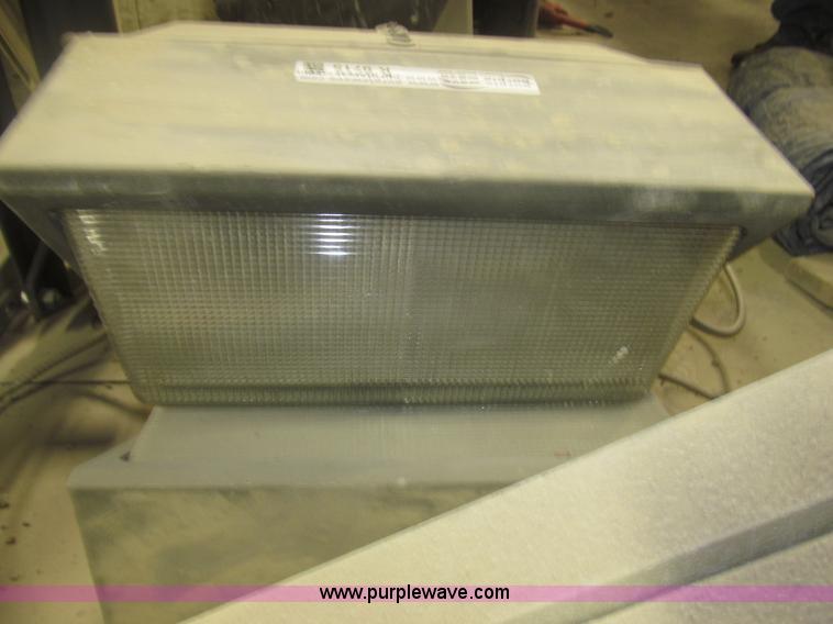 image for item K9715 (6) wall mount rectangular lights