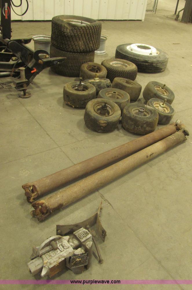 image for item K9716 Assorted lawn equipment and accessories