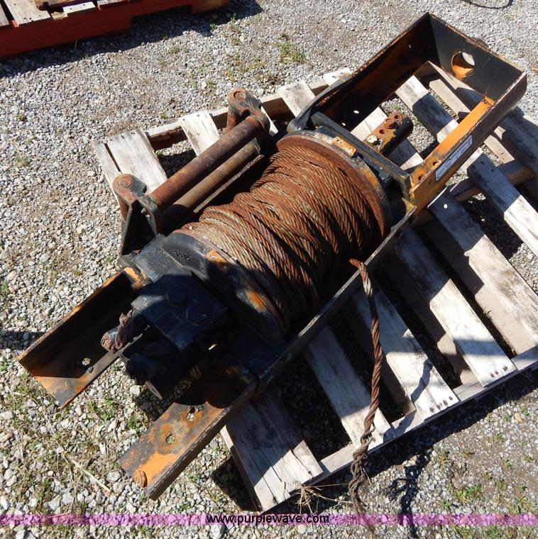 image for item V9909 Braden hydraulic driven winch