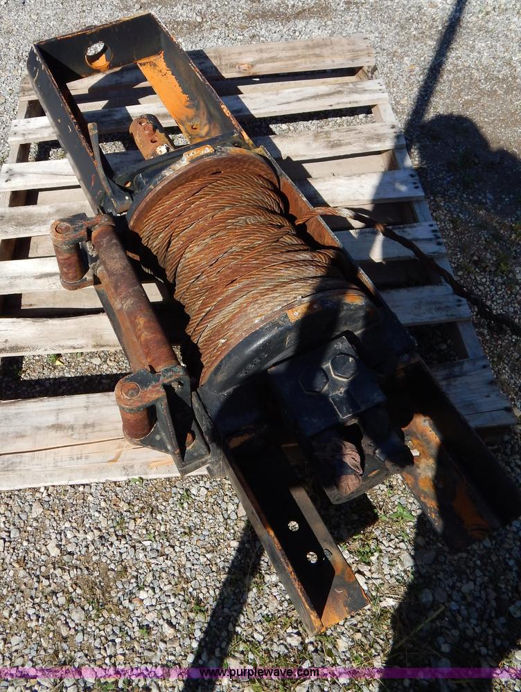 image for item V9909 Braden hydraulic driven winch