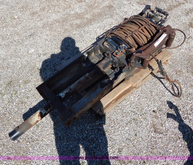 image for item V9911 Braden hydraulic driven winch