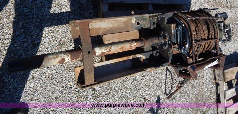 image for item V9911 Braden hydraulic driven winch