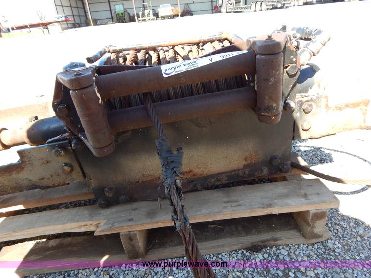 image for item V9911 Braden hydraulic driven winch