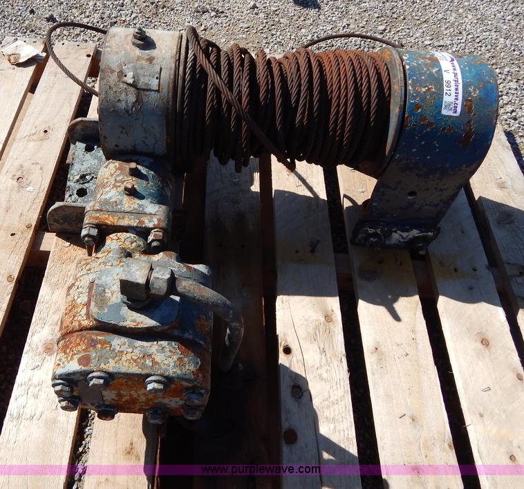 image for item V9912 Ramsey hydraulic driven winch