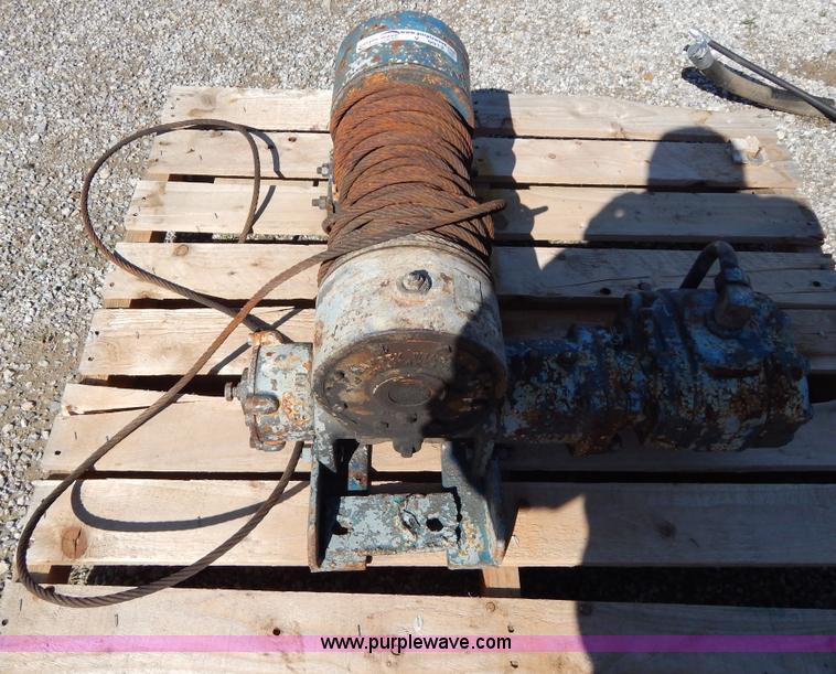 Ramsey hydraulic driven winch in Caney, KS Item V9912 sold Purple Wave