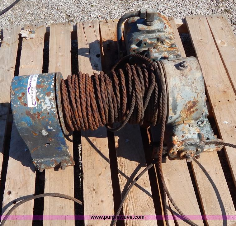 image for item V9912 Ramsey hydraulic driven winch